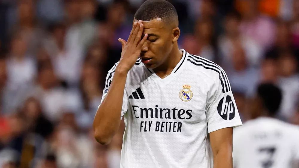 Soccer Football - Champions League - Real Madrid v Borussia Dortmund - Santiago Bernabeu, Madrid, Spain - October 22, 2024 Real Madrid's Kylian Mbappe reacts REUTERS/Susana Vera   TPX IMAGES OF THE DAY