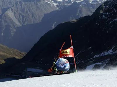 Alpine Skiing - FIS Alpine Ski World Cup - Men's Giant Slalom - Soelden, Austria - October 27, 2024 Slovenia's Zan Kranjec in action during the men's giant slalom REUTERS/Leonhard Foeger