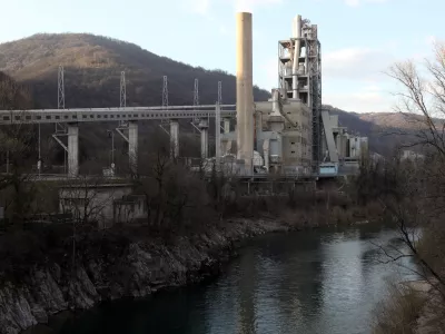 ﻿- 24.03.2021 – Salonit Anhovo - cementarna z dovoljenjem za sosežig odpadkov - sežigalnica odpadkov//FOTO: Tomaž Skale