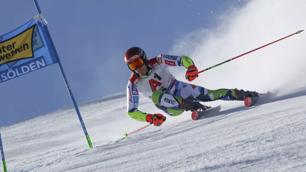 Slovenia's Zan Kranjec speeds down the course during an alpine ski, men's World Cup giant slalom, in Soelden, Austria, Sunday, Oct. 27, 2024. (AP Photo/Marco Trovati)