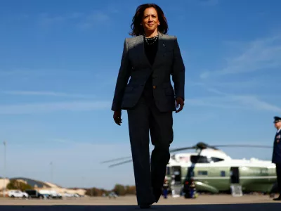 Democratic presidential nominee U.S. Vice President Kamala Harris walks to board Air Force Two to depart for Michigan, at Joint Base Andrews, Maryland, U.S. October 28, 2024. REUTERS/Evelyn Hockstein