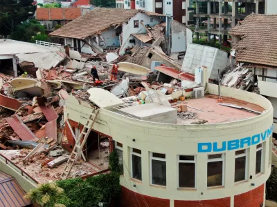 A drone view shows rescue workers searching for victims amidst the remains of the hotel Dubrovnik, after it collapsed, in the coastal city of Villa Gesell, Buenos Aires, Argentina October 29, 2024. REUTERS/Pablo Funes