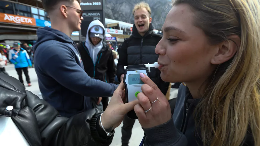  Alkotest pihanje23.03.2024 - Finale svetovnega pokala v smučarskih skokih, ekipna tekma - sobota - Planica 2024 - FOTO: Luka Cjuha