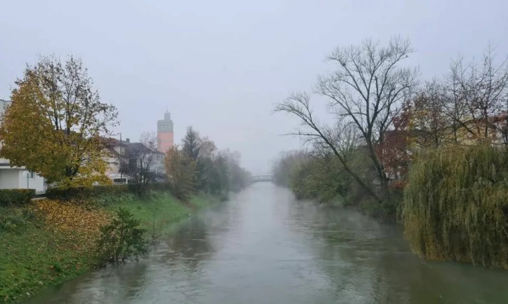 vreme, jesen, megla, Ljubljana, Ljubljanica Foto: Arhiv Dnevnika