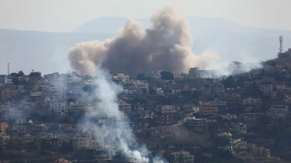 Smoke billows over Khiam, amid ongoing hostilities between Hezbollah and Israeli forces, as pictured from Marjayoun, near the border with Israel, Lebanon October 31, 2024. REUTERS/Karamallah Daher