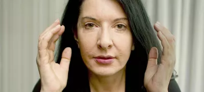 Marina Abramović si je ogledala prostore Cukrarne, kjer bo čez leto dni obsežna predstavitev njenega skupnega ustvarjalnega obdobja z Ulayem.