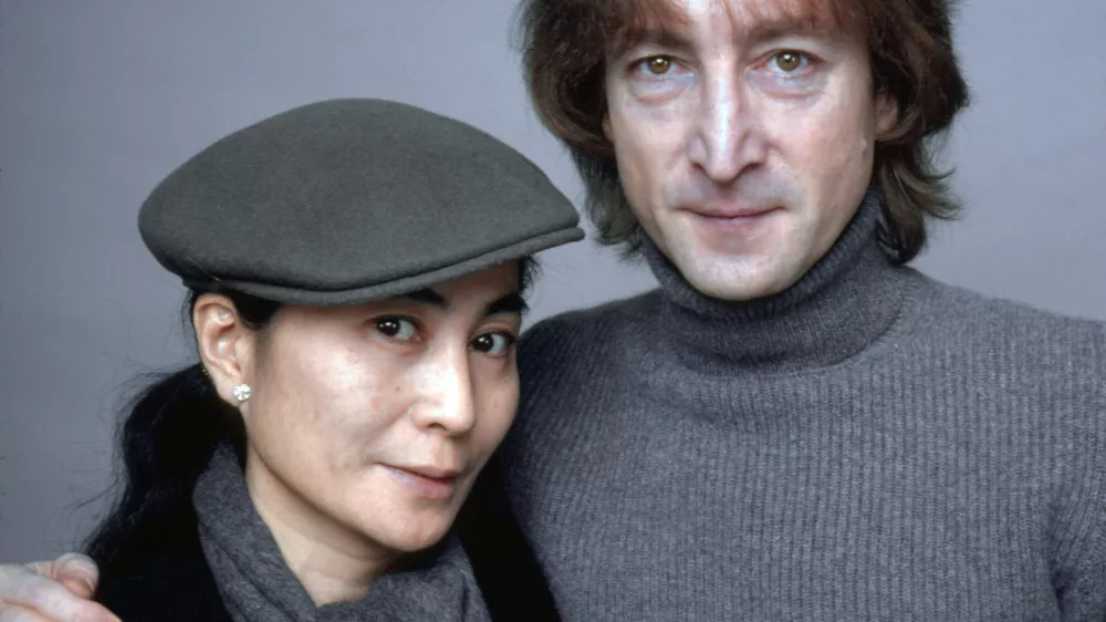 John Lennon and Yoko Ono photographed on November 2, 1980 - the first time in five years that Lennon had been photographed professionally and the last comprehensive photo shoot of his life. (Photo by Jack Mitchell/Getty Images) / Foto: Jack Mitchell