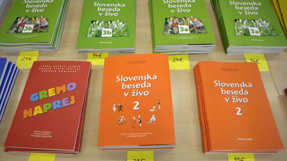 učbenik, učbeniki za učenje slovenščine- 48. Seminar slovenskega jezika 2012 potekal pod krovno temo Ideologije v slovenskem jeziku, literaturi in kulturi   //FOTO: Tomaž Zajelšnik