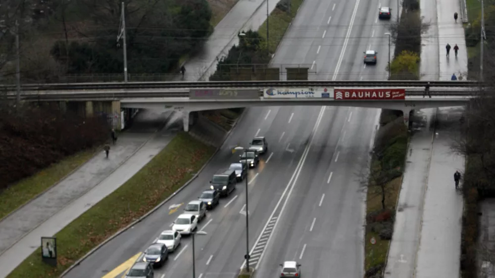 Celovška cesta//FOTO: Bojan VelikonjaOPOMBA: ZA OBJAVO V ČASOPISU DNEVNIK