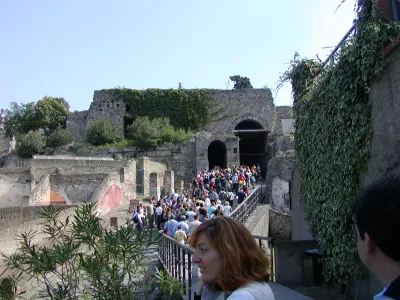 pompeji, množice turistov