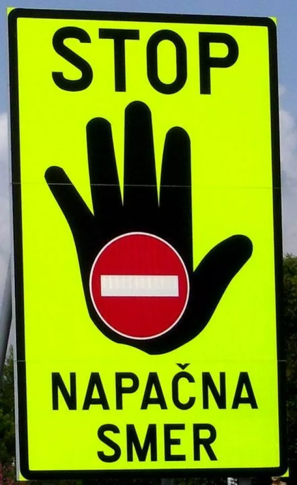 Stop, napačna smer