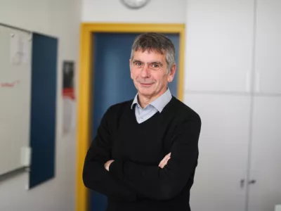 - 12.12.2022 – prof. dr. Marko Stabej, jezikoslovec in pedagog - redni profesor za slovenski jezik na Oddelku za slovenistiko Filozofske fakultete Univerze v Ljubljani. - dnevnikov kolumnist //FOTO: Bojan Velikonja