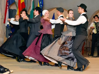 Ples sotiš na folklornem festivalu v Beltincih leta 2018. Foto: Boštjan Rous