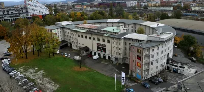 ﻿Na ministrstvu za visoko šolstvo, znanost in inovacije nameravajo od mestne občine Ljubljana odkupiti študentski dom Akademski kolegij, ki ima prostore v delu Baragovega semenišča. Foto: Tomaž Skale 