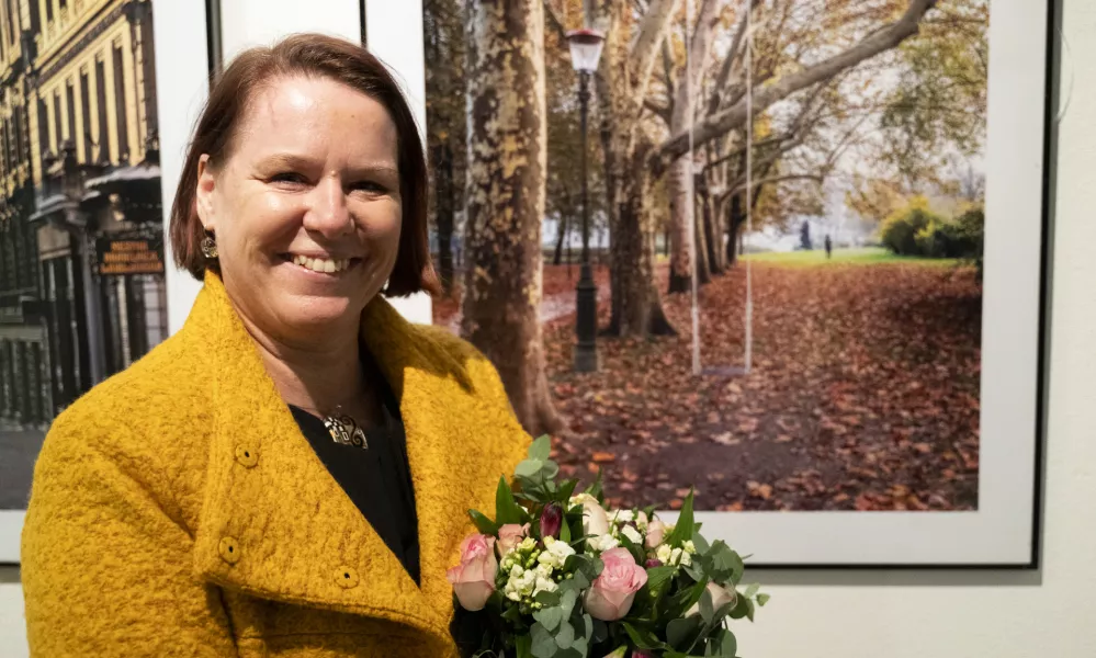 Barbara Gregurič Silič, fotografinja: Sem Mariborčanka, ki živi v Ljubljani. Dokler pred dvanajstimi leti nisem prišla v fotoklub, nekaterih stvari v mestu absolutno nisem zaznala. Videla sem jih šele skozi objektiv. Pravzaprav je to precej noro – kot bi pogledal v drug svet. Foto: Nik Erik Neubauer