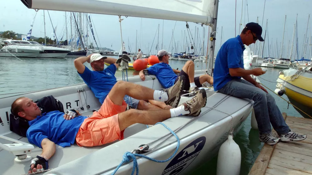 jadrnica, počitek Vasilij Žbogar (desno), mednarodna jadralna regata match race - Izola