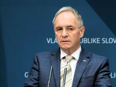 Ljubljana, vlada..Novinarska konferenca, na kateri so predstavili ukrepe iz "protiKoronapaketa"..Minister za notranje zadeve Ales Hojs. / Foto: Daniel Novakovic/sta