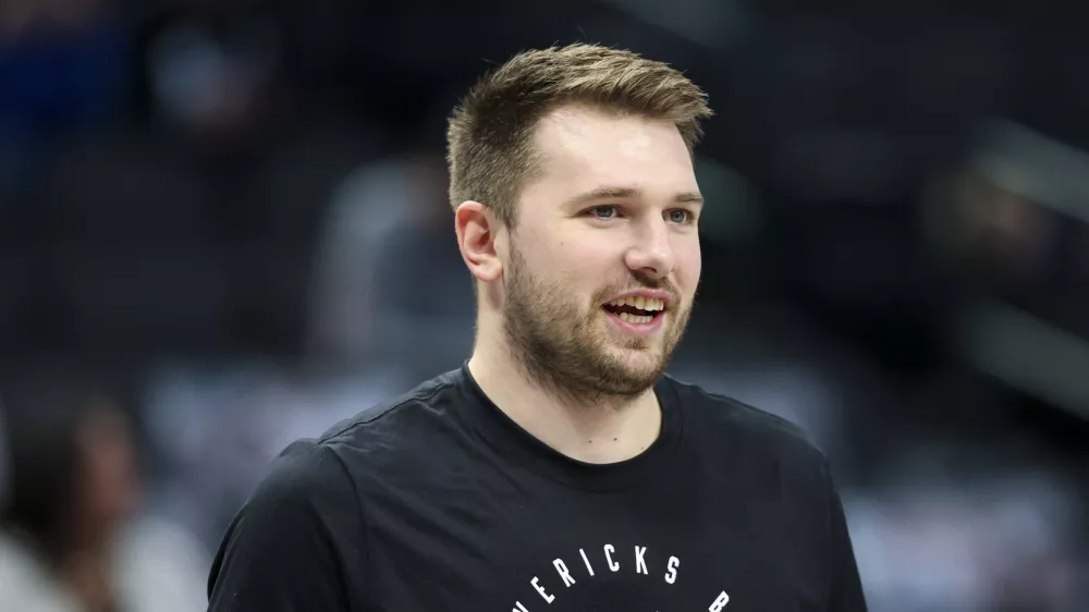 Nov 16, 2024; Dallas, Texas, USA; Dallas Mavericks guard Luka Doncic (77) warms up before the game against the San Antonio Spurs at American Airlines Center. Mandatory Credit: Kevin Jairaj-Imagn Images