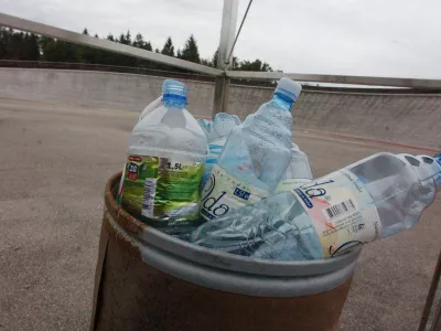 Velodrom Novo mesto - koesarska steza, smeti - plastenke