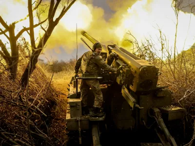 A serviceman of 24th Mechanized brigade named after King Danylo of the Ukrainian Armed Forces fires a 2s5 "Hyacinth-s" self-propelled howitzer towards Russian troops at a front line, amid Russia's attack on Ukraine, near the town of Chasiv Yar in Donetsk region, Ukraine November 18, 2024. Oleg Petrasiuk/Press Service of the 24th King Danylo Separate Mechanized Brigade of the Ukrainian Armed Forces/Handout via REUTERS ATTENTION EDITORS - THIS IMAGE HAS BEEN SUPPLIED BY A THIRD PARTY.