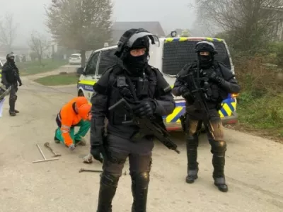 Žabjak, policijsko posredovanje. Foto: Komunala Novo mesto