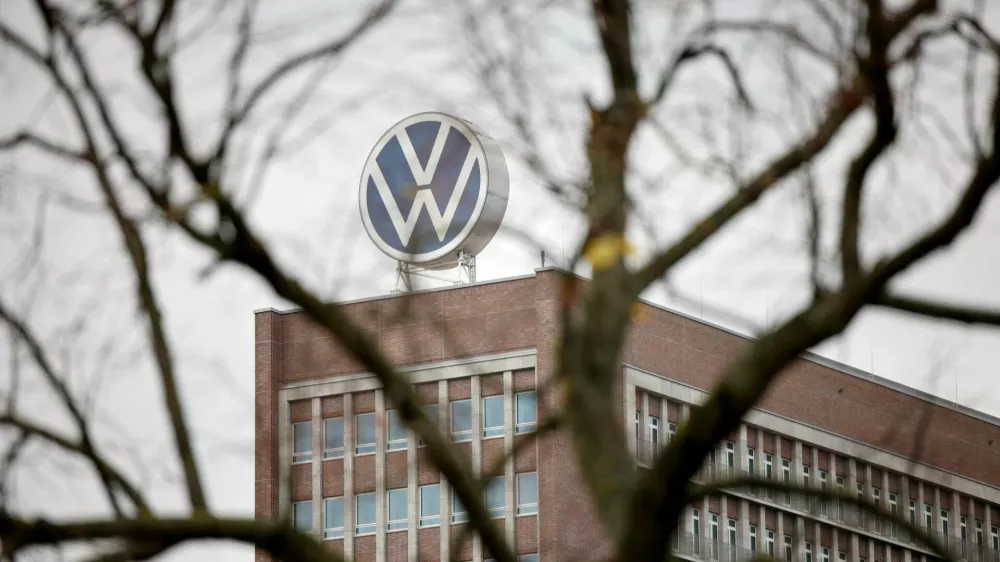 A VW logo is pictured on a day of an announcement of Volkswagen AG job cuts and closure of its few factories, at the company's headquarters in Wolfsburg, Germany, October 28, 2024. REUTERS/Axel Schmidt