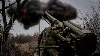 FILE PHOTO: A serviceman of 24th Mechanized brigade named after King Danylo of the Ukrainian Armed Forces fires a 2s5 "Hyacinth-s" self-propelled howitzer towards Russian troops at a front line, amid Russia's attack on Ukraine, near the town of Chasiv Yar in Donetsk region, Ukraine November 18, 2024. Oleg Petrasiuk/Press Service of the 24th King Danylo Separate Mechanized Brigade of the Ukrainian Armed Forces/Handout via REUTERS ATTENTION EDITORS - THIS IMAGE HAS BEEN SUPPLIED BY A THIRD PARTY./File Photo