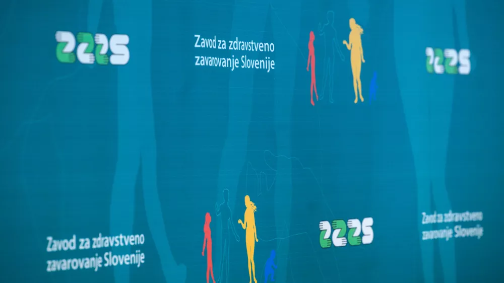 Ljubljana, prostori ZZZS.Novinarska konferenca Zavoda za zdravstveno zavarovanje Slovenije (ZZZS) s predstavitvijo priporocila zavarovanim osebam za uporabo evropske kartice zdravstvenega zavarovanja in urejanje zdravstvenega zavarovanja pred odhodom na pocitnice v tujino.