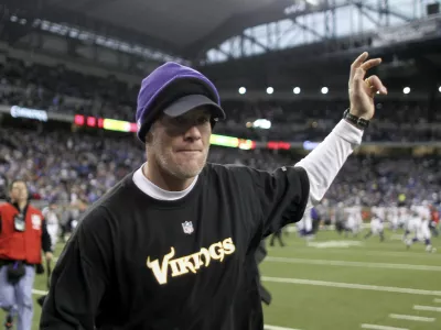 January 2, 2011, Detroit, MI, USA: Minnesota Vikings quarterback Brett Favre runs off the field as time runs out in a game against the Detroit Lions at Ford Field in Detroit on Jan. 2, 2011.,Image: 658329545, License: Rights-managed, Restrictions:, Model Release: no / Foto: Jeff Wheeler