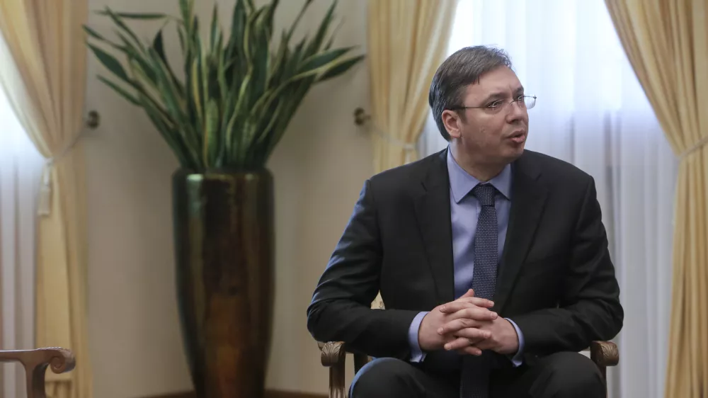 ﻿predsednik srbske vlade Aleksandar Vučić- 20.02.2015 Brdo pri Kranju - prvi uradni obisk predsednika srbske vlade Aleksandara Vučića z ministri v Sloveniji - uradni sprejem predsednika srbske vlade z vojaškimi častmi pred Gradom Brdo,  //FOTO: Jaka Gasar