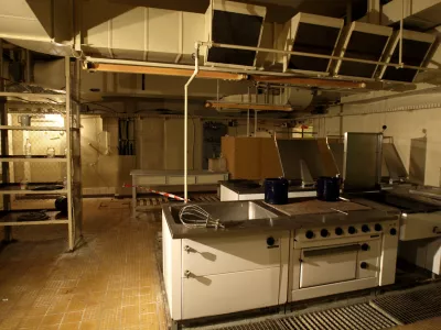 A kitchen inside the so-called 'Honecker Bunker' is pictured in Prenden some 50 kilometres north of the German capital Berlin, August 1, 2008. The bunker officially called 'Objekt 17/5001', finished in the year 1983, has around 400 rooms at 6500 square metres on three floors and is opened to the public for the next three months.   REUTERS/Tobias Schwarz   (GERMANY)