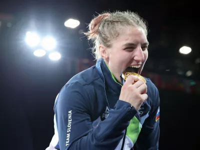 Andreja Leški je letos v Parizu postala tretja slovenska zlata olimpijka v judu. Uspehi v trofejni športni panogi pa ne prinašajo miru, temveč prepire, v katere se je z vnovično angažiranostjo vmešal dolgoletni predsednik slovenskega juda in osem let prvi mož slovenskega športa Bogdan Gabrovec. Foto: Reuters