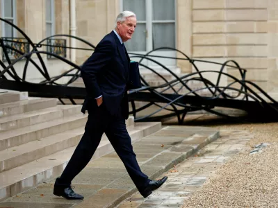 French Prime Minister Michel Barnier leaves following the weekly cabinet meeting at the Elysee Palace in Paris, France, November 27, 2024. REUTERS/Stephane Mahe