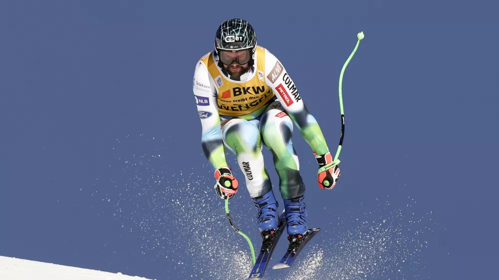 ﻿Slovenia's Bostjan Kline speeds down the course during an alpine ski, men's World Cup downhill race, in Wengen, Switzerland, Friday, Jan. 14, 2022. (AP Photo/Gabriele Facciotti)