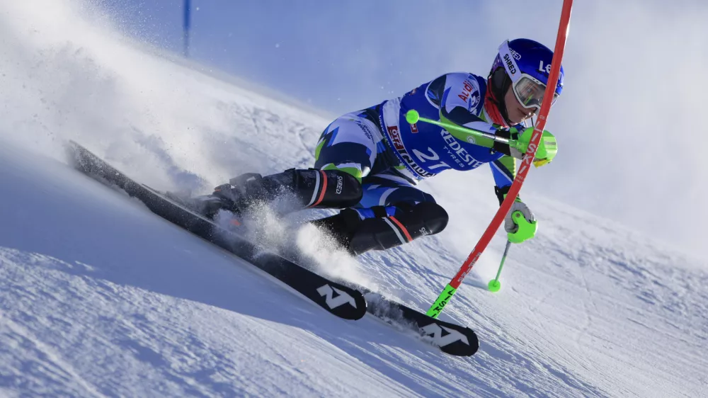 Slovenia's Andreja Slokar speeds down the course during an alpine ski, women's World Cup slalom, in Gurgl, Austria, Saturday, Nov. 23, 2024. (AP Photo/Giovanni Maria Pizzato)