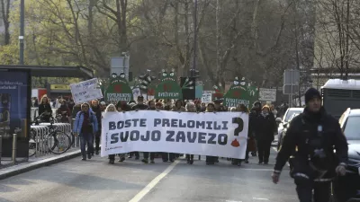 - 07.04.2023 - Protestni shod iniciative Glas ljudstva na Svetovni dan zdravja - Pohod za javno zdravstvo z Javno tribuno –zahtevali interventni zakon, v katerem predlagajo rešitve za krepitev javnega zdravstva - paket dveh zakonskih sprememb, ukinitev dopolnilnega zdravstvenega zavarovanja in predlog za pravičnejši davek - protest //FOTO: Luka Cjuha