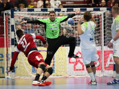 ﻿Handball - 2020 European Handball Championship - Main Round Group 2 - Slovenia v Hungary - Malmo Stadium, Malmo, Sweden - January 19, 2020. Slovenia's goalkeeper Klemen Ferlin in action. TT News Agency/Andreas Hillergren via REUTERS   ATTENTION EDITORS - THIS IMAGE WAS PROVIDED BY A THIRD PARTY. SWEDEN OUT. NO COMMERCIAL OR EDITORIAL SALES IN SWEDEN.