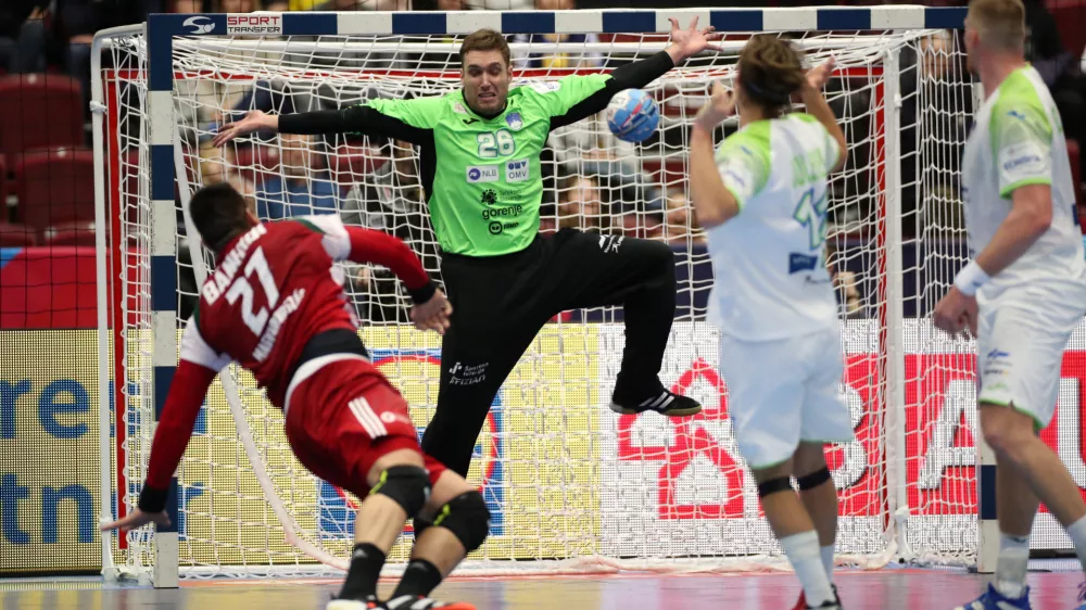 ﻿Handball - 2020 European Handball Championship - Main Round Group 2 - Slovenia v Hungary - Malmo Stadium, Malmo, Sweden - January 19, 2020. Slovenia's goalkeeper Klemen Ferlin in action. TT News Agency/Andreas Hillergren via REUTERS   ATTENTION EDITORS - THIS IMAGE WAS PROVIDED BY A THIRD PARTY. SWEDEN OUT. NO COMMERCIAL OR EDITORIAL SALES IN SWEDEN.