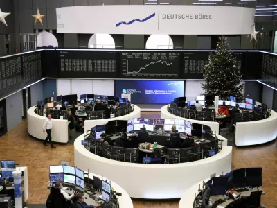 The German stock exchange is decorated for the Christmas season as the German share price index DAX graph is pictured in Frankfurt, Germany, December 2, 2024.  REUTERS/Staff