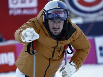 Netherland's Marcel Hirscher concentrates ahead of an alpine ski, men's World Cup giant slalom, in Soelden, Austria, Sunday, Oct. 27, 2024. (AP Photo/Gabriele Facciotti)