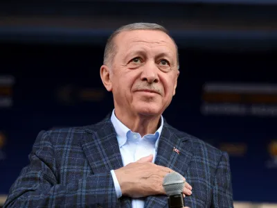 Turkish President Tayyip Erdogan greets his supporters during an election rally in Manisa, Turkey April 24, 2023. Presidential Press Office/Handout via REUTERS ATTENTION EDITORS - THIS PICTURE WAS PROVIDED BY A THIRD PARTY. NO RESALES. NO ARCHIVES.