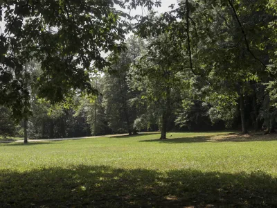 - 28.06.2022 – Park Tivoli v Ljubljani - Plečnikovo letno gledališče - rekonstrukcija Plečnikovega avditorija v ljubljanskem parku Tivoli - gradbišče //FOTO: Jaka Gasar