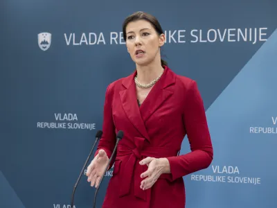 Ljubljana, vlada.<br>Novinarska konferenca po seji vlade.<br>Ministrica za pravosodje Dominika Svarc Pipan.