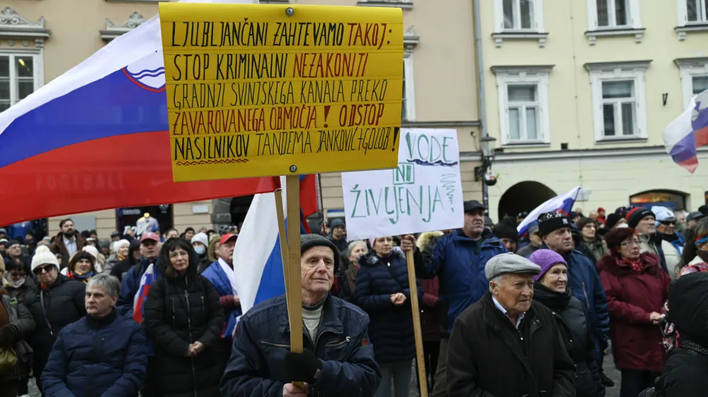  - 27.02.2023 – Piratska stranka Slovenije - protestna akcija pred Mestno hišo Mestne občine Ljubljana - naziv akcije "Protestna čajanka proti uničevanju ljubljanskega zdravstva". Protest Pirati -//FOTO: Nik Erik Neubauer