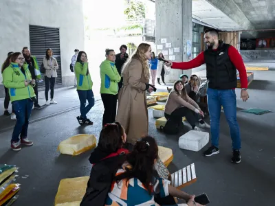 V četrtek so pod Fabianijevim mostom pripravili celodnevni festival mladih Hiša tisočerih zgodb, kot zametek nastajajočega centra mladih. 