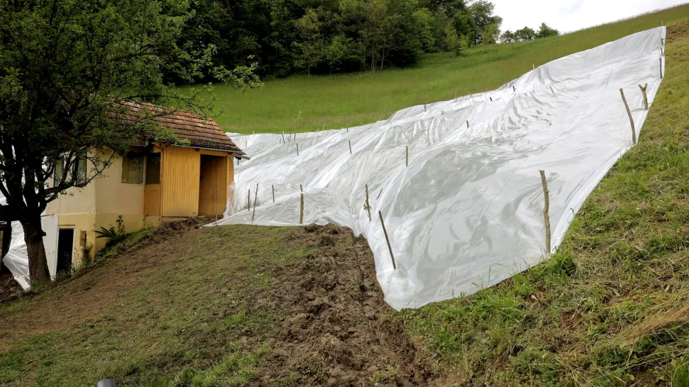 Obcina Sentilj.<br>Javne sluzbe na obmocjih, ki jih je prizadelo obilno dezevje.