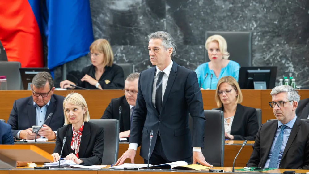 Ljubljana, DZ.<br>Redna seja DZ s poslanskimi vprasanji predsedniku vlade Robertu Golobu in ministrski ekipi.<br>Predsednik vlade Robert Golob.