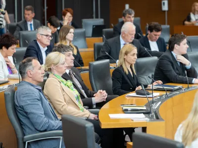 Ljubljana, DZ.<br>Redna seja DZ s poslanskimi vprasanji predsedniku vlade Robertu Golobu in ministrski ekipi.<br>Poslanska skupina Svoboda.