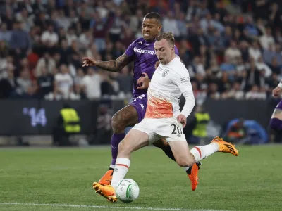 Soccer Football - Europa Conference League - Final - Fiorentina v West Ham United - Eden Arena, Prague, Czech Republic - June 7, 2023 West Ham United's Jarrod Bowen scores their second goal REUTERS/David W Cerny