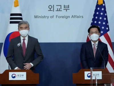 South Korea's Special Representative for Korean Peninsula Peace and Security Affairs Noh Kyu-duk, speaks as U.S. Special Representative for North Korea, Sung Kim, listens during a briefing at the Foreign Ministry in Seoul, South Korea, April 18, 2022. Ahn Young-joon/Pool via REUTERS